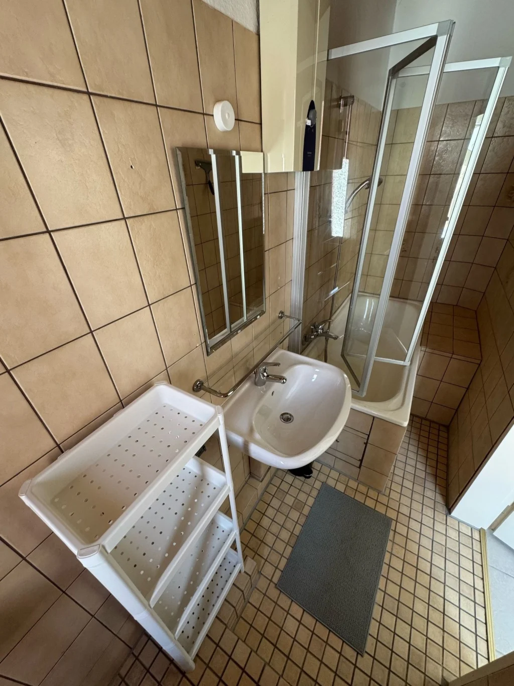 WG-Zimmer mit direkter Tram-Anbindung in Nürnberg - Bild 9