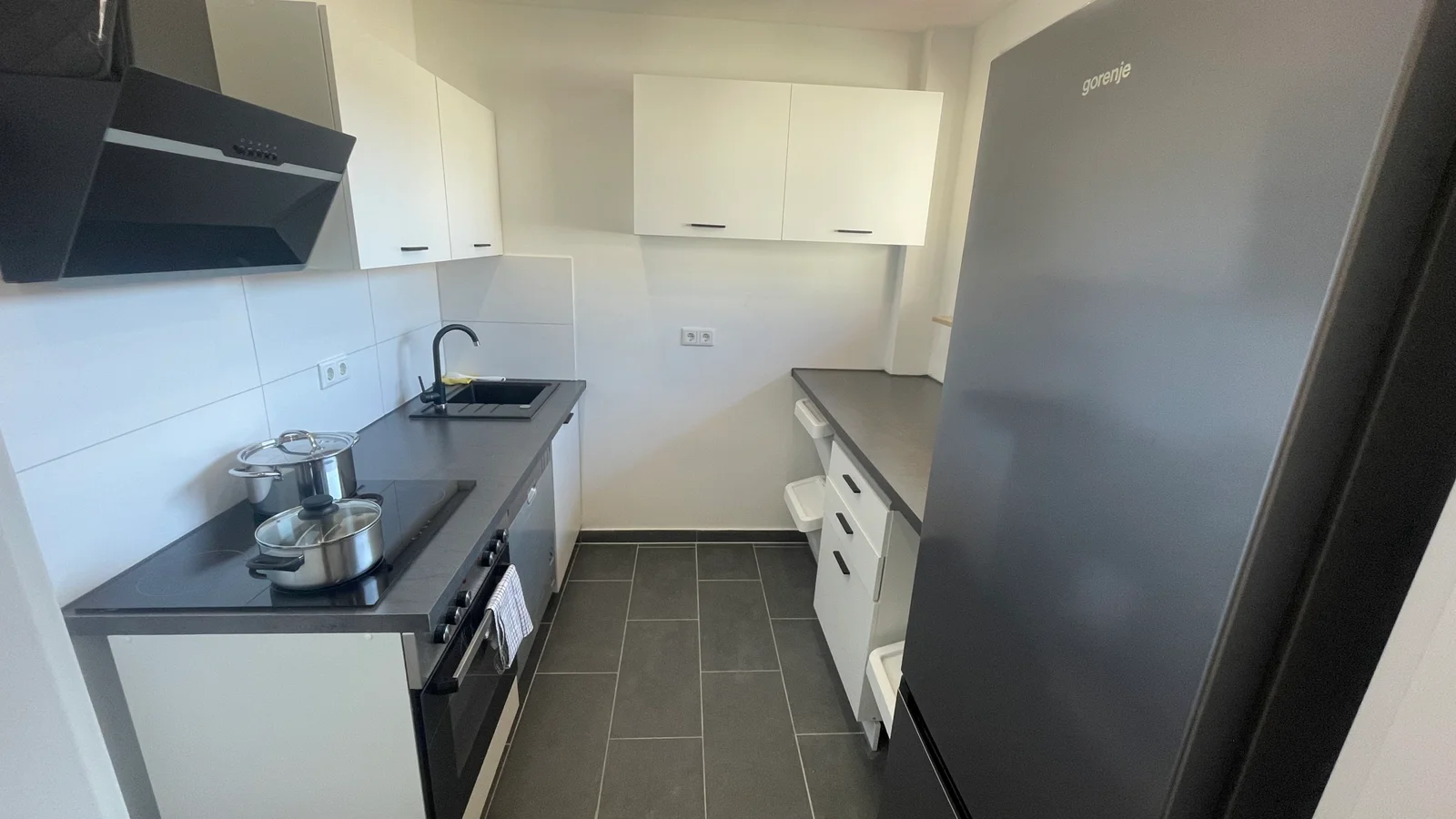 Großes, möbliertes Einzelzimmer – ideal für Studierende oder junge Berufstätige - Bild 3